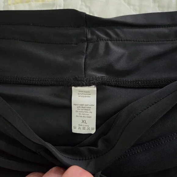 Scubapro and Hurley Women's Rash Guard Shirts + Two Pairs Swim Shorts (no-name) - Picture 10 of 14